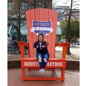 Meet your Posher, Lorena